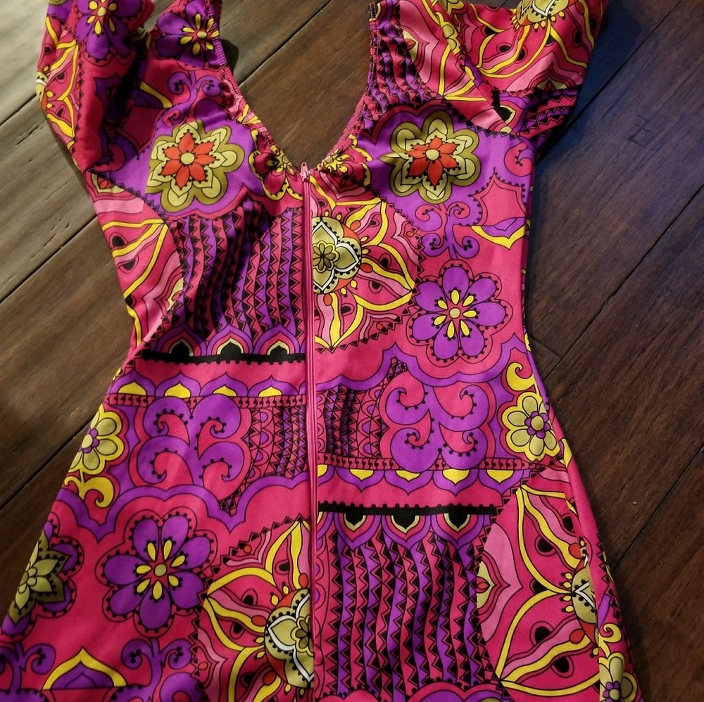 Dress - Picture 3 of 3